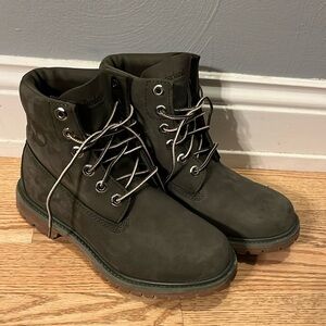 Timberland 7.5 Like-New Women’s Boots - Green - Waterproof